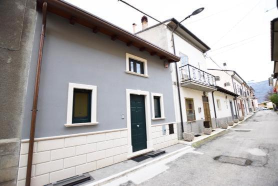...Ecche Se Dorme Bed and Breakfast Castelvecchio Subequo Εξωτερικό φωτογραφία